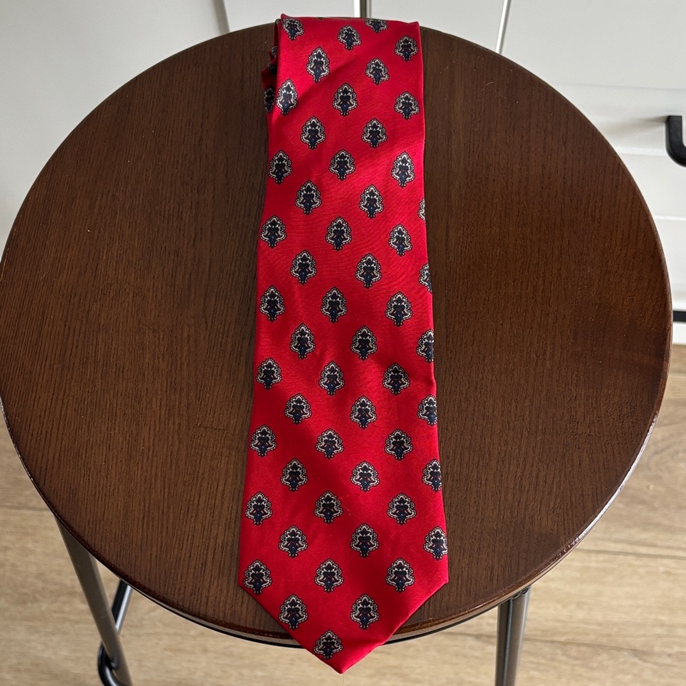 Vintage Chaps Ralph Lauren Red Patterned Men's Tie